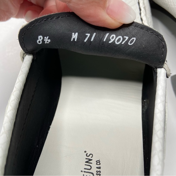 RE/DONE + WEEJUNS The Winsome Heel Loafer in White Textured Leather - Picture 15 of 16